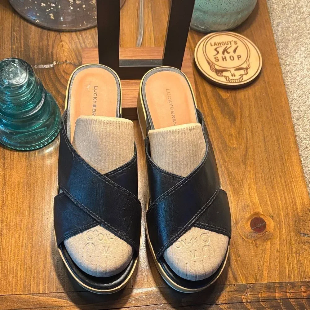 Lucky Brand 🍀 Black Leather and Cream Platform Sandals